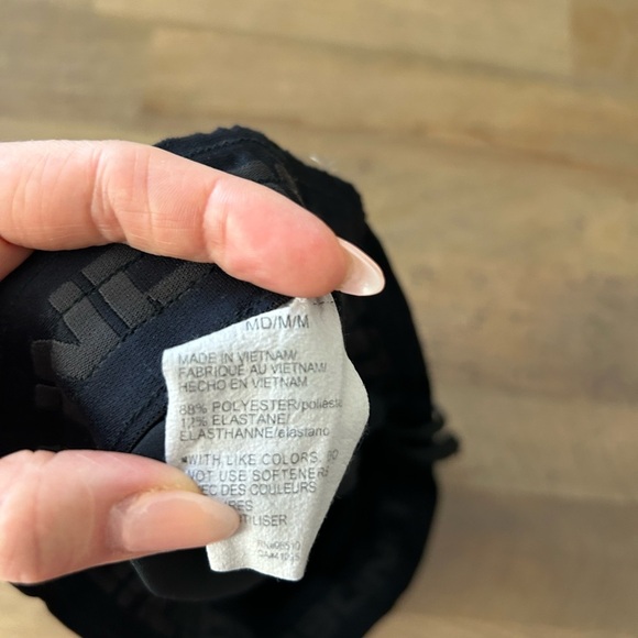 Under Armour Men's Black Shorts Size M - Picture 3 of 6